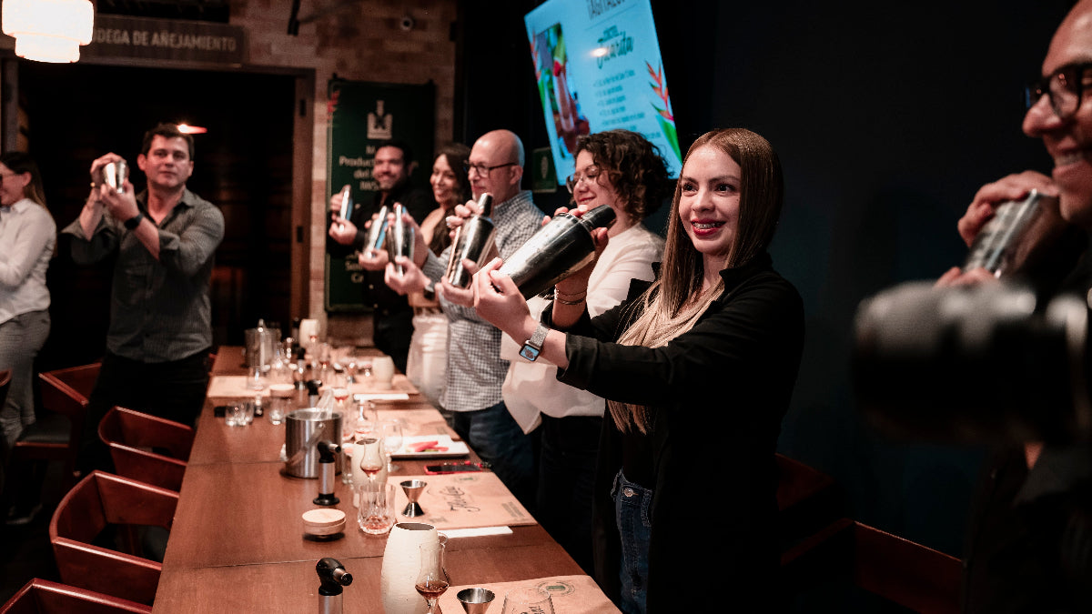 shake & sip flor de caña experiencia méxico